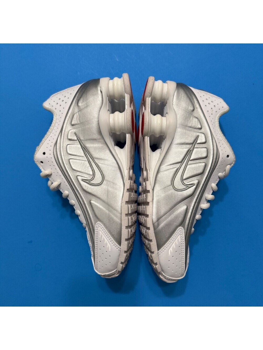 Nike Air Shox R4 White Metallic Shoes Sneakers Running AR3565 101 Women’s New - Picture 3 of 10